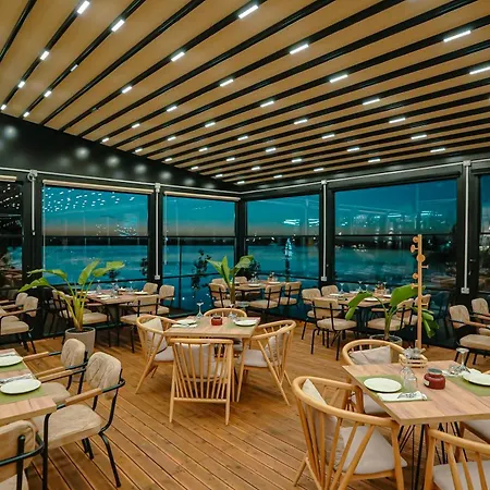 Lumeris Lakeview And * Rubjeke