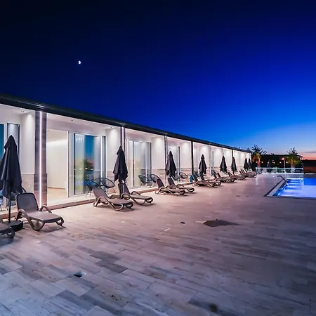 Lumeris Lakeview And فندق *