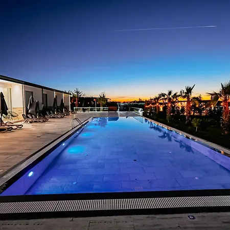 Lumeris Lakeview And فندق